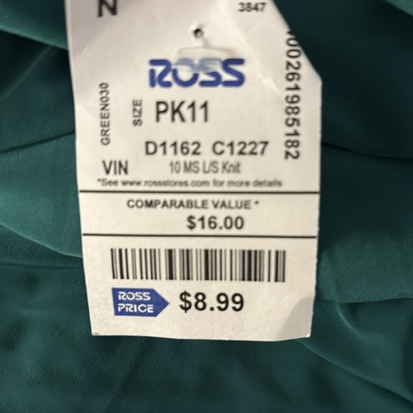 NWT top - Picture 6 of 7